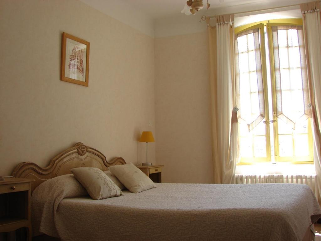 Hotel Le Siecle Mazan Room photo